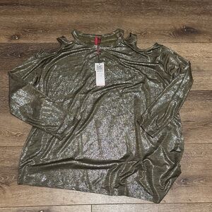 Love Scarlett gold peakaboo shoulder top‎ 1X NWT